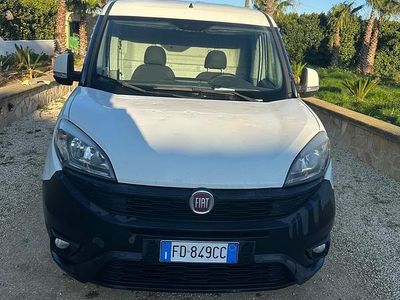 Usata Fiat Doblò 90 CV (66 kW) 2016 Bianco Monovolume