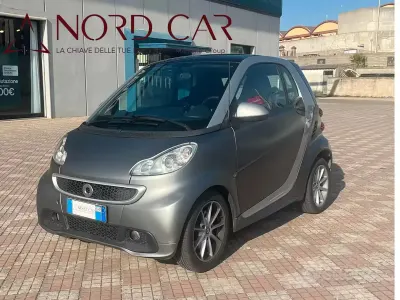 Usado Smart ForTwo Coupé Passion 71 CV (52 kW) 2013 Gris Coupe