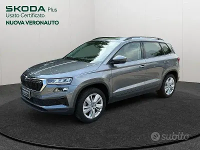 Käytetty Skoda Karoq Selection 150 HP (110 kW) 2025 Harmaa Katumaasturi