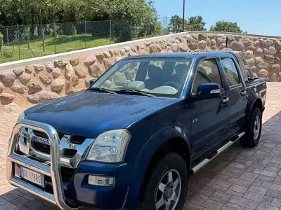 Usata Isuzu D-Max 131 CV (96 kW) 2006 Bluazzurro Cabrio