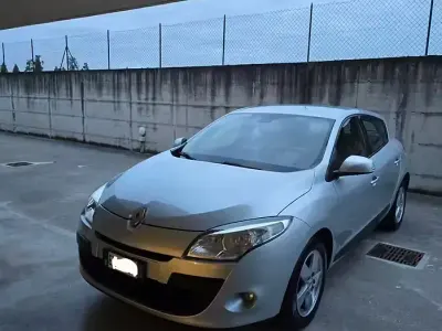 Usata Renault Mégane Dynamique 110 CV (80 kW) 2010 Grigio Utilitaria