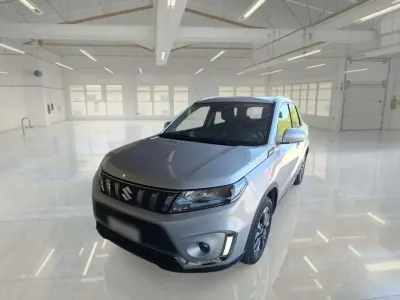 Usata Suzuki Vitara 129 CV (94 kW) 2023 Bianco SUV