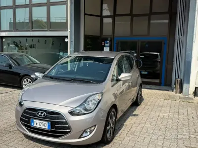 Usata Hyundai ix20 124 CV (91 kW) 2019 Grigio Utilitaria