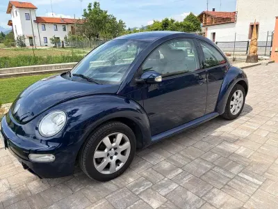 Usata VW New Beetle 102 CV (75 kW) 2004 Blu/azzurro Utilitaria