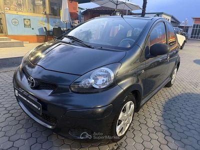 Usata Toyota Aygo Connect Style 68 CV (50 kW) 2011 Grigio Utilitaria