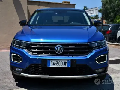 Usata VW T-Roc Style 150 CV (110 kW) 2020 Blu SUV