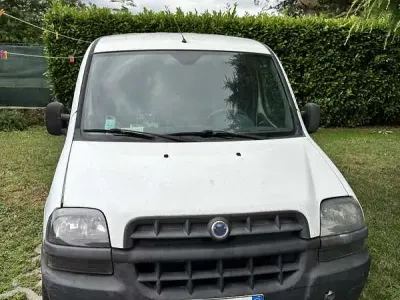 Usata Fiat Doblò 63 CV (46 kW) 2004 Bianco Monovolume