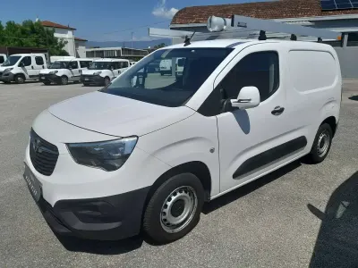 Usata Opel Combo Edition 102 CV (75 kW) 2020 Bianco Monovolume