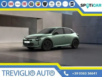 Usata Lancia Ypsilon 114 kW (156 CV) 2024 Oro / metallizzato Utilitaria
