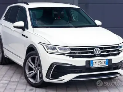 Usata VW Tiguan R-line 150 CV (110 kW) 2023 Bianco SUV