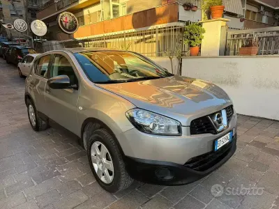 Usata Nissan Qashqai Acenta 114 CV (83 kW) 2010 Grigio SUV