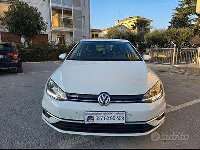 Usata VW Golf VII Highline 110 CV (80 kW) 2017 Bianco Berlina