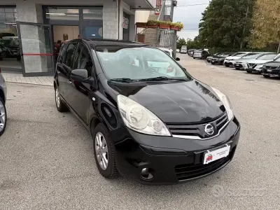 Usata Nissan Note 90 CV (66 kW) 2011 Nero Utilitaria
