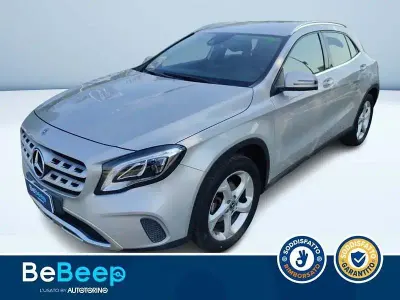 Usata Mercedes GLA180 109 CV (80 kW) 2017 Grigio metallizzato SUV