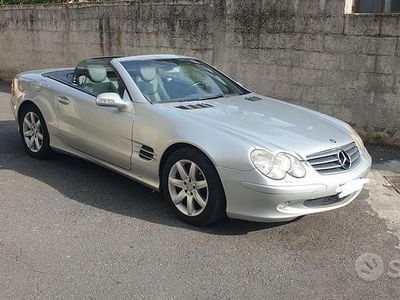 Usata Mercedes SL500 306 CV (225 kW) 2003 Grigio Cabrio