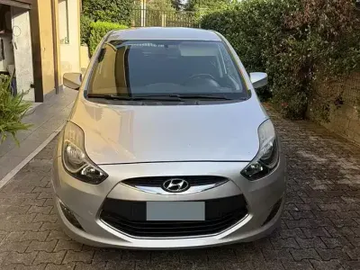 Usata Hyundai ix20 90 CV (66 kW) 2013 Grigio Utilitaria