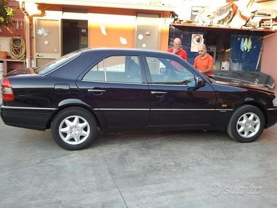 Usata Mercedes C200 136 CV (100 kW) 1995 Blu Berlina