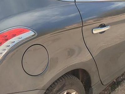 Usata Lancia Delta 120 CV (88 kW) 2012 Grigio Utilitaria