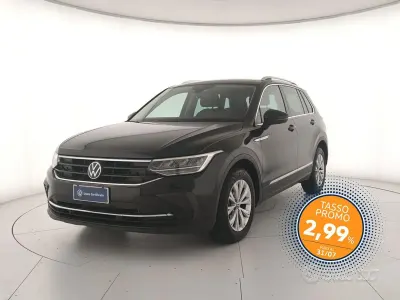 Usata VW Tiguan Life 122 CV (89 kW) 2023 Deep black perlato SUV
