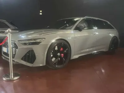 Usata Audi RS6 Comfort 600 CV (441 kW) 2020 Grigio daytona perla Station wagon