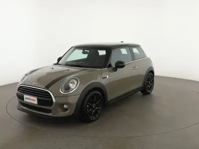 Usata Mini Cooper D 116 CV (85 kW) 2019 Verde Utilitaria