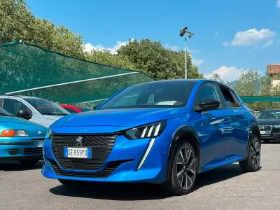Usata Peugeot 208 GT-line 101 CV (74 kW) 2021 Blu Utilitaria