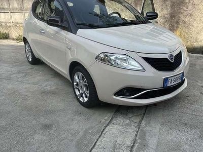 Usata Lancia Ypsilon 95 CV (69 kW) 2015 Utilitaria