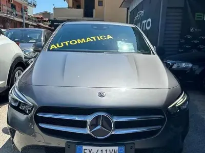 Usata Mercedes B180 116 CV (85 kW) 2019 Grigio Utilitaria