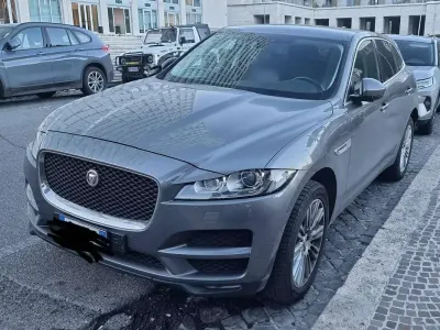 Usata Jaguar F-Pace Prestige 179 CV (131 kW) 2017 Grigio SUV