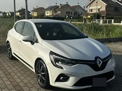 Usata Renault Clio V Intens 101 CV (74 kW) 2019 Bianco Berlina