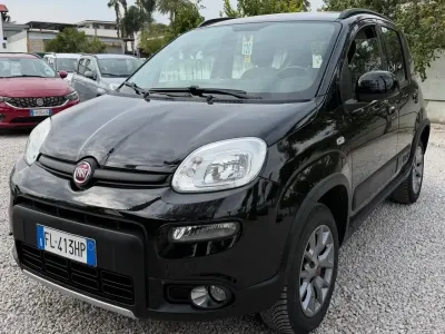 Usata Fiat Panda 4x4 Trekking 95 CV (69 kW) 2017 Nero Utilitaria