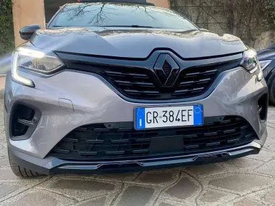 Second-hand Renault Captur Rive Gauche 94 CP (69 kW) 2023 Gri SUV
