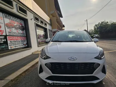 Usata Hyundai i10 Comfort 69 CV (50 kW) 2022 Bianco Utilitaria