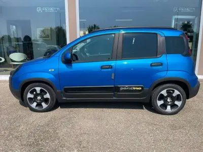Nuova Fiat Panda Cross Cross 65 CV (47 kW) 2026 Blu Utilitaria