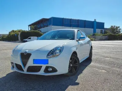 Usata Alfa Romeo Giulietta Distinctive 109 CV (80 kW) 2014 Bianco Utilitaria