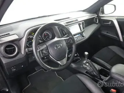 Usata Toyota RAV4 Hybrid Business Edition 155 CV (114 kW) 2017 Blu SUV