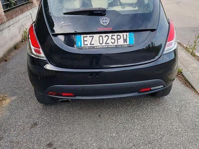 Gebraucht Lancia Ypsilon 69 PS (50 kW) 2015 Schwarz Kleinwagen