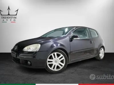 Usado VW Golf IV Sportline 140 CV (102 kW) 2005 Gris Berlina
