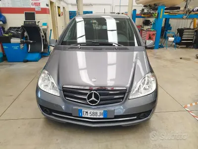 Usata Mercedes A160 Premium 82 CV (60 kW) 2012 Grigio Berlina