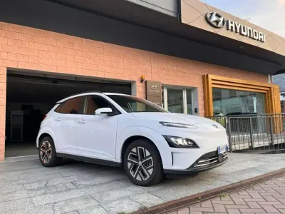 Usata Hyundai Kona 27 kW (38 CV) 2023 Bianco SUV