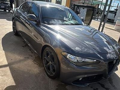 Usata Alfa Romeo Giulia 150 CV (110 kW) 2016 Grigio Berlina