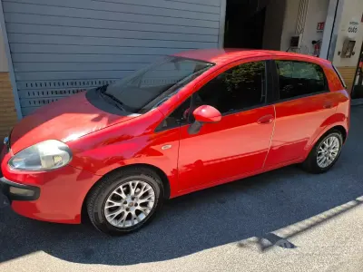 Usata Fiat Punto Evo Dynamic 69 CV (50 kW) 2012 Rosso Utilitaria