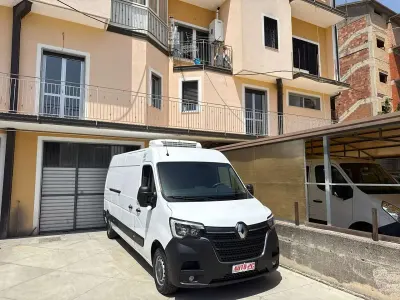 Usata Renault Master 136 CV (100 kW) 2023 Bianco Monovolume