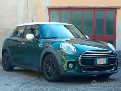 Usata Mini Cooper D Hype 116 CV (85 kW) 2017 Verde Utilitaria