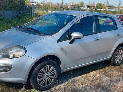 Usata Fiat Grande Punto 69 CV (50 kW) 2011 Grigio Utilitaria