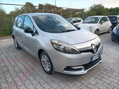 Käytetty Renault Scenic E-Tech LIMITED 110 HP (80 kW) 2015 Harmaa Tila-auto