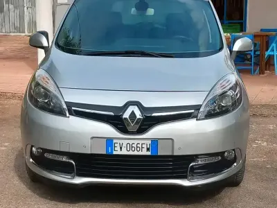 Usata Renault Scénic III 110 CV (80 kW) 2013 Grigio Monovolume