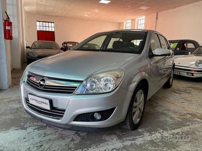 Usata Opel Astra Enjoy 115 CV (84 kW) 2007 Grigio Berlina