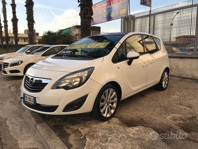Usata Opel Meriva Cosmo 120 CV (88 kW) 2012 Bianco Monovolume