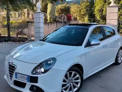 Occasion Alfa Romeo Giulietta Distinctive 105 ch (77 kW) 2011 Blanc Citadine